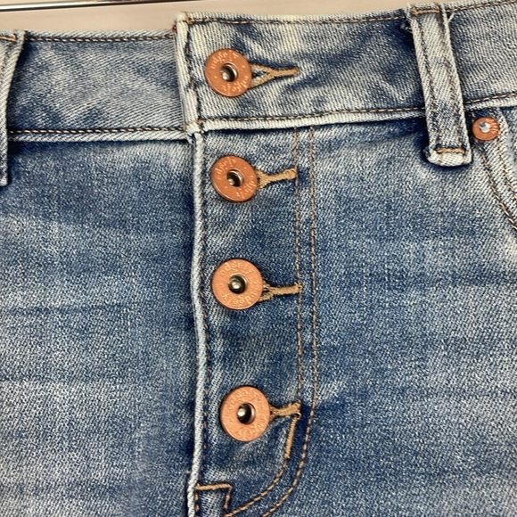 NWT Edgely Women Denim Jean Shorts SZ 4 High Rise Distressed Stretch - Picture 5 of 10